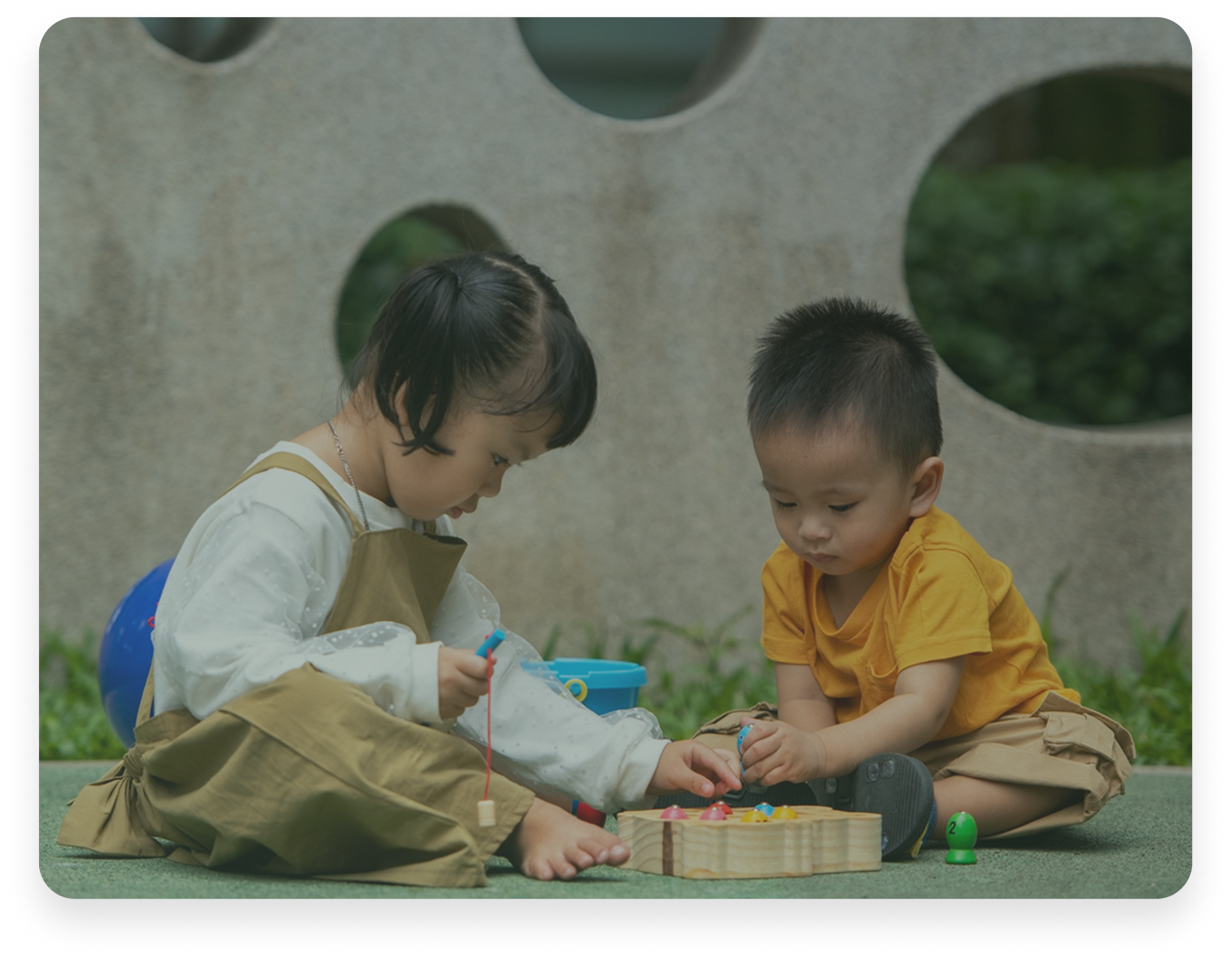 Children learning together at Parahita Montessori Lab